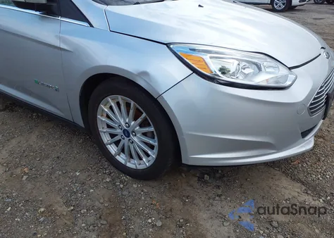 2017 Ford Focus Electric z USA, uszkodzony, nr VIN 1FADP3R46HL316720